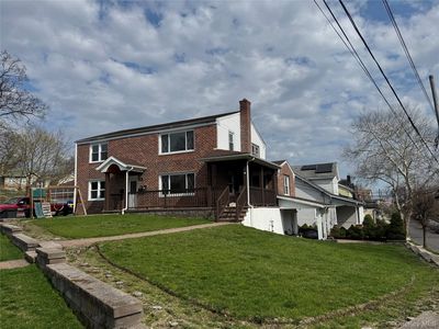 22 Cowles AKA 2 Catskill Avenue