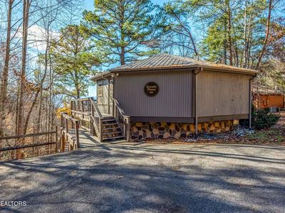 1068 E Foothills Dr