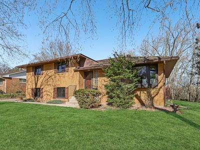2526 Bittersweet Ln N