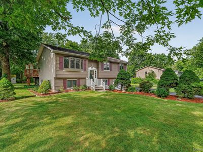 8 Bridle Lane