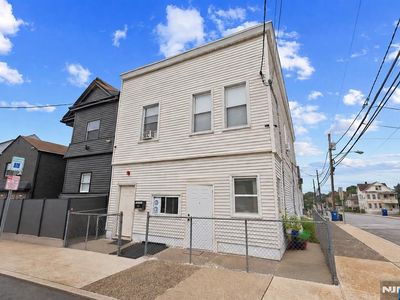 54 Genessee Ave
