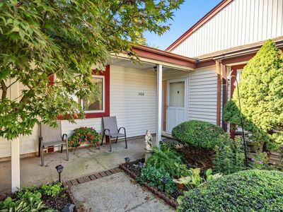 1406 Gotham Court W