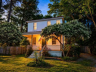 1104 Hillside Dr