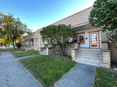 1-11 17th St S