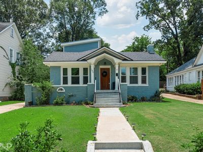 149 College St