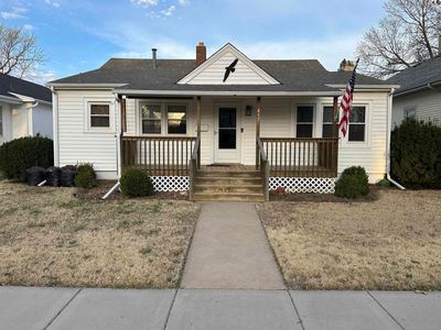 Property at 417 S Oak St, Pratt, KS
