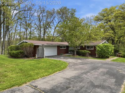 Property at 8645 Fieldcrest Dr, Brighton, MI