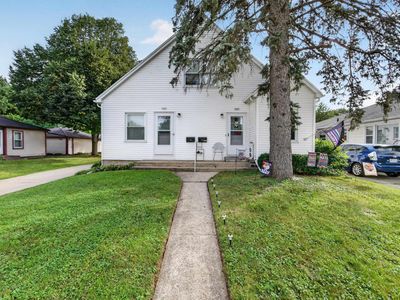 7205-7207 University Ave