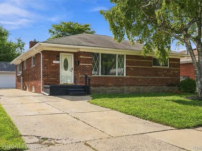 17716 Veronica Ave