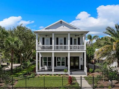 200 N PENINSULA AVENUE