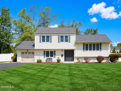 11 Stratford Drive