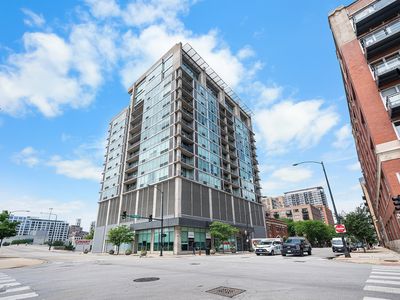700 W Van Buren St APT 1409