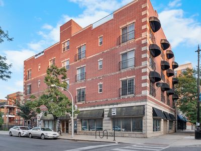 4725 N Sheridan Rd APT 4C