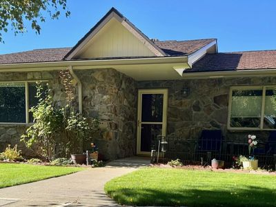 215 N 56th Ave APT 5