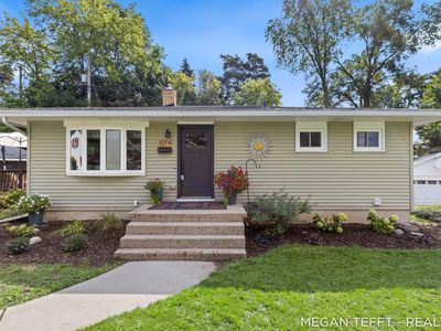 1074 Washtenaw St NE