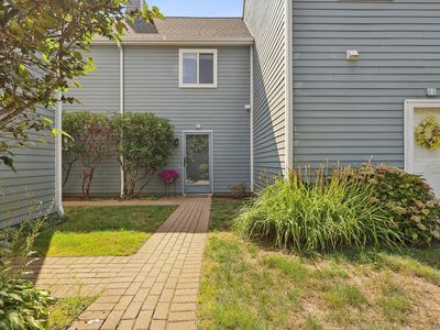 2 Farmington Meadow Drive #2