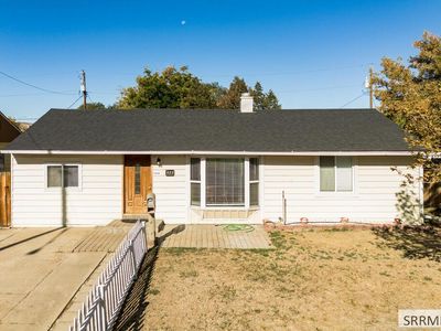 957 Willow Ln