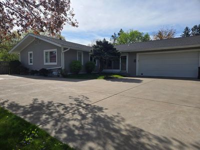 20 Balsam Ln N