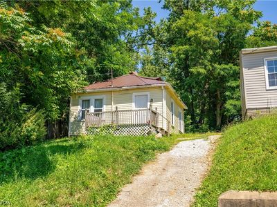 161 Fernwood Ave