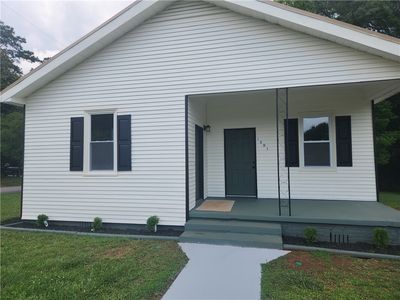1201 Goddard Ave