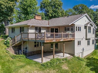 30 Interlachen Ln