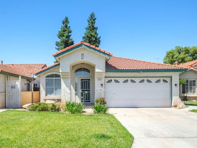 5682 W Sample Ave