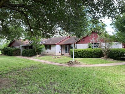 Property at 416 Fort Bend Dr, Wallis, TX