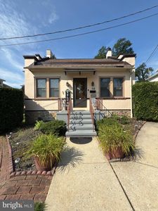 6 S Los Robles Ct