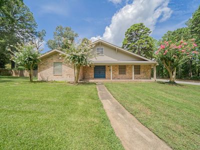 595 Country Pl
