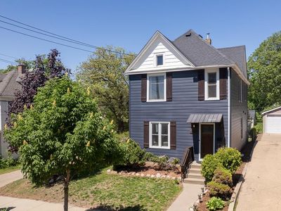 1117 26th Ave NE