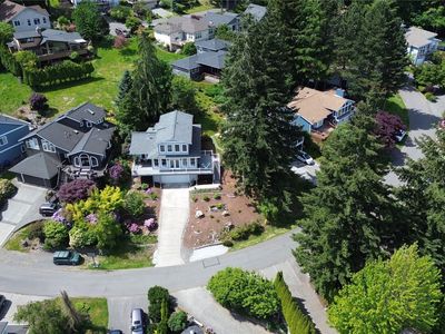 43 North Point Drive