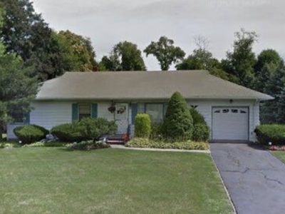 70 Hardwick Ln