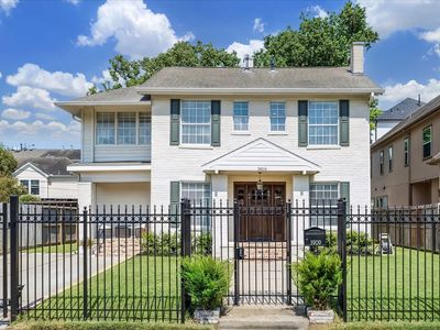 1909 Rosewood St
