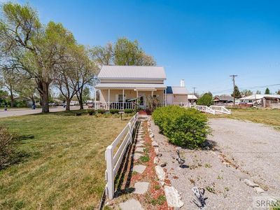 407 W Main St