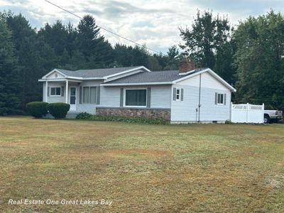 2750 E Deckerville Rd