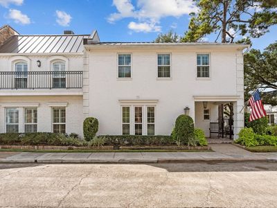 8619 La Fonte St