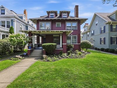 21 Colonial Cir