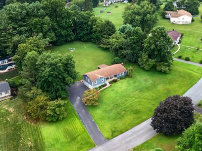 2219 Larchmont Dr