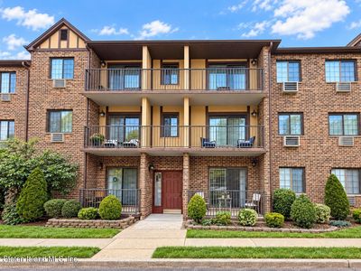 20 Donna Ct APT 2