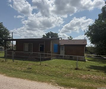 149 LIVE OAK LN