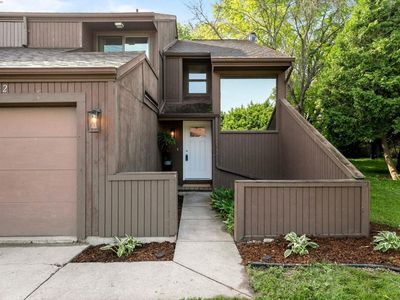 102 CRAB APPLE COURT