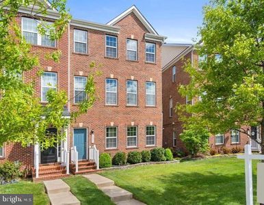 Property at 10271 Hastings Dr, Manassas, VA