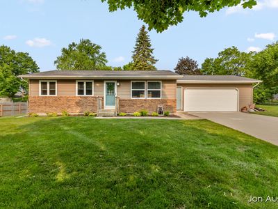 1111 N Hampton Dr NE