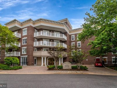 1201 N Nash St APT 402