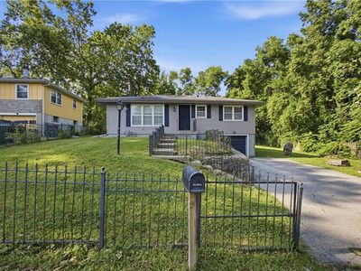 3165 Longwood Ave