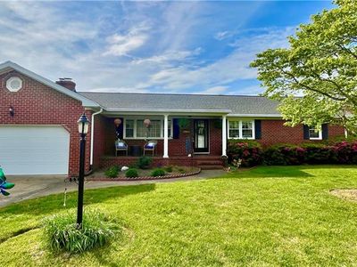 1109 Five Forks Rd