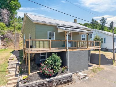 411 Grayson St