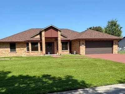 2220 Emperor Dr