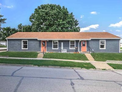 623 W National Ave