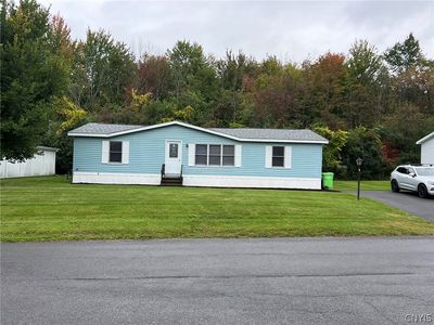 8 Applewood Blvd